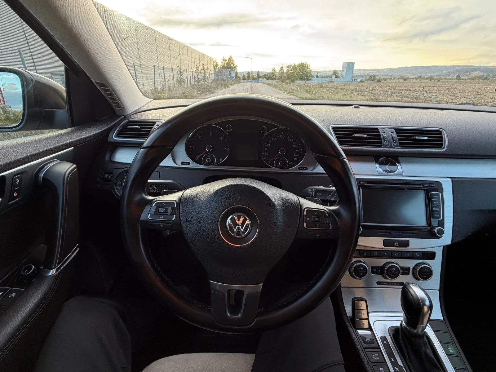 VW Passat 2.0TDI DsG, снимка 9 - Автомобили и джипове - 56646656