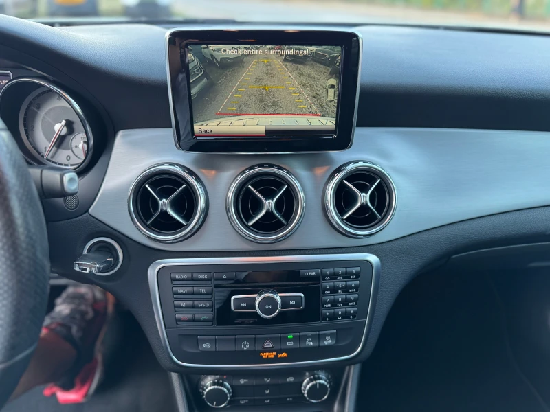 Mercedes-Benz GLA 220 2.2CDI* AMG* 4matic* NAVI* LED* KAMERA, снимка 14 - Автомобили и джипове - 51731962