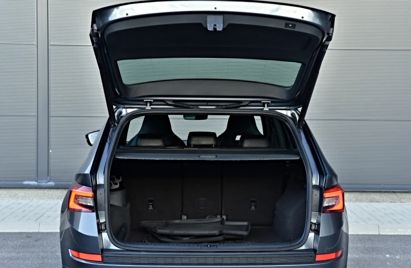 Skoda Kodiaq 2.0TDI/SPORT LINE/4x4/Distronic/Camera/Keyless/, снимка 17 - Автомобили и джипове - 53051268