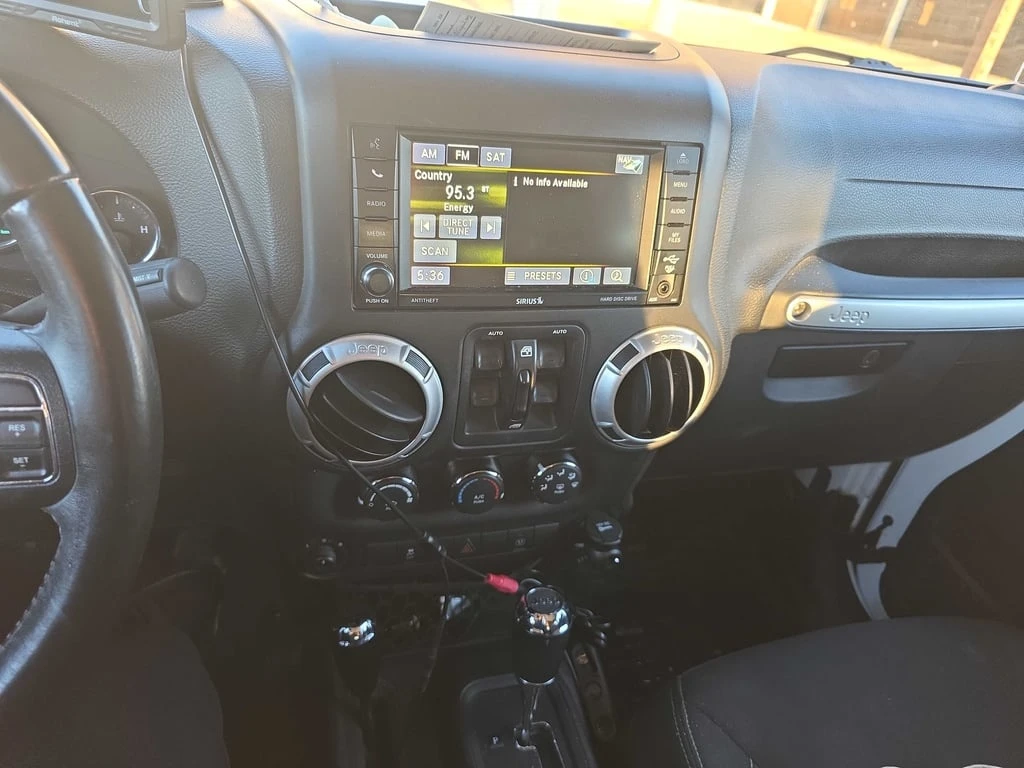 Jeep Wrangler * Sahara * CARFAX * БЕЗ ПЪРВОНАЧАЛНА ВНОСКА - изображение 9