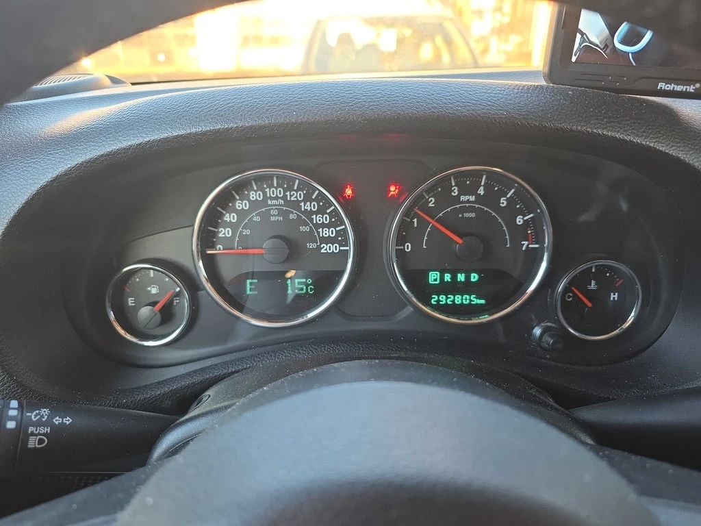 Jeep Wrangler * Sahara * CARFAX * БЕЗ ПЪРВОНАЧАЛНА ВНОСКА - изображение 8