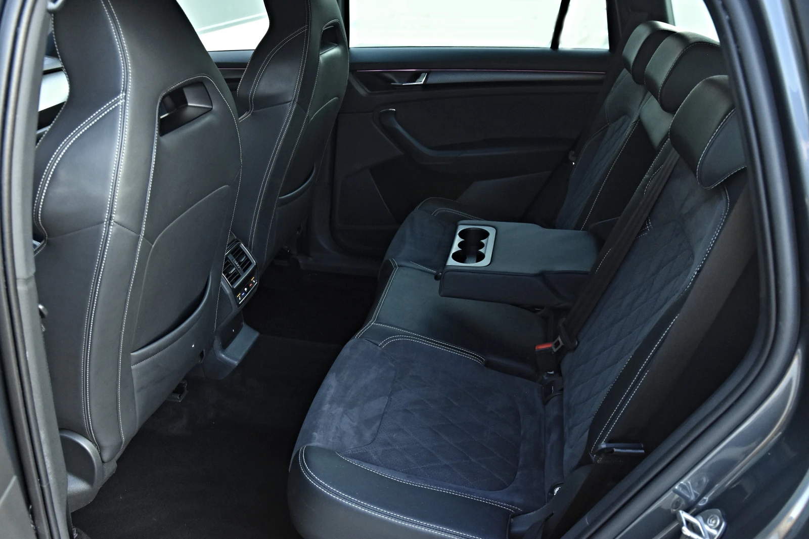 Skoda Kodiaq 2.0TDI/SPORT LINE/4x4/Distronic/Camera/Keyless/ | Mobile.bg � ����������� 14