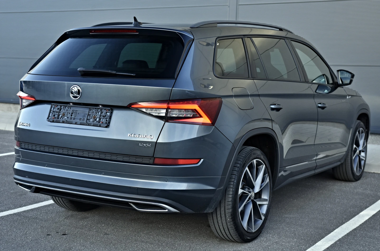 Skoda Kodiaq 2.0TDI/SPORT LINE/4x4/Distronic/Camera/Keyless/ | Mobile.bg � ����������� 4