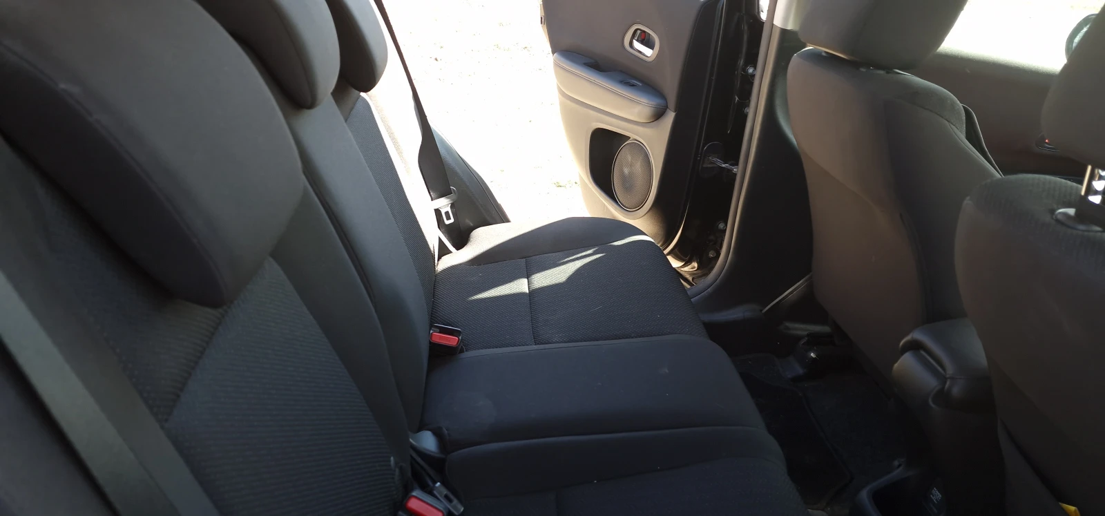 Honda Hr-v, снимка 16 - Автомобили и джипове - 53782297