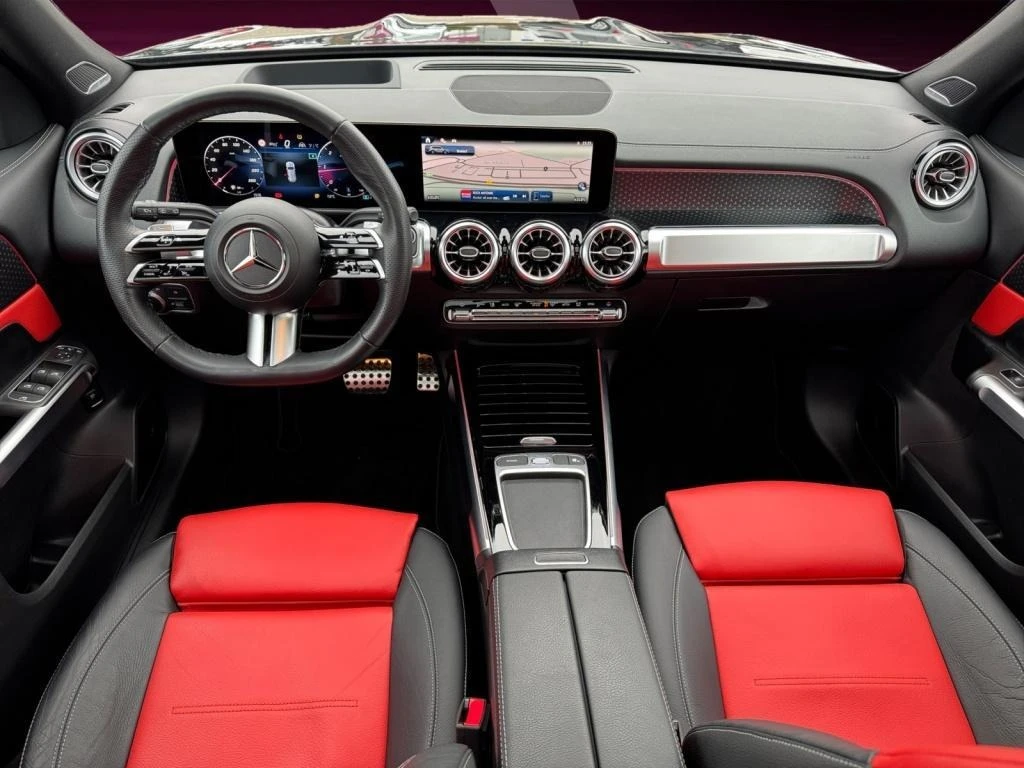 Mercedes-Benz GLB 220d 4MATIC AMG-LINE PANO HEADUP BURMESTER 7МЕСТЕН, снимка 4 - Автомобили и джипове - 53788534