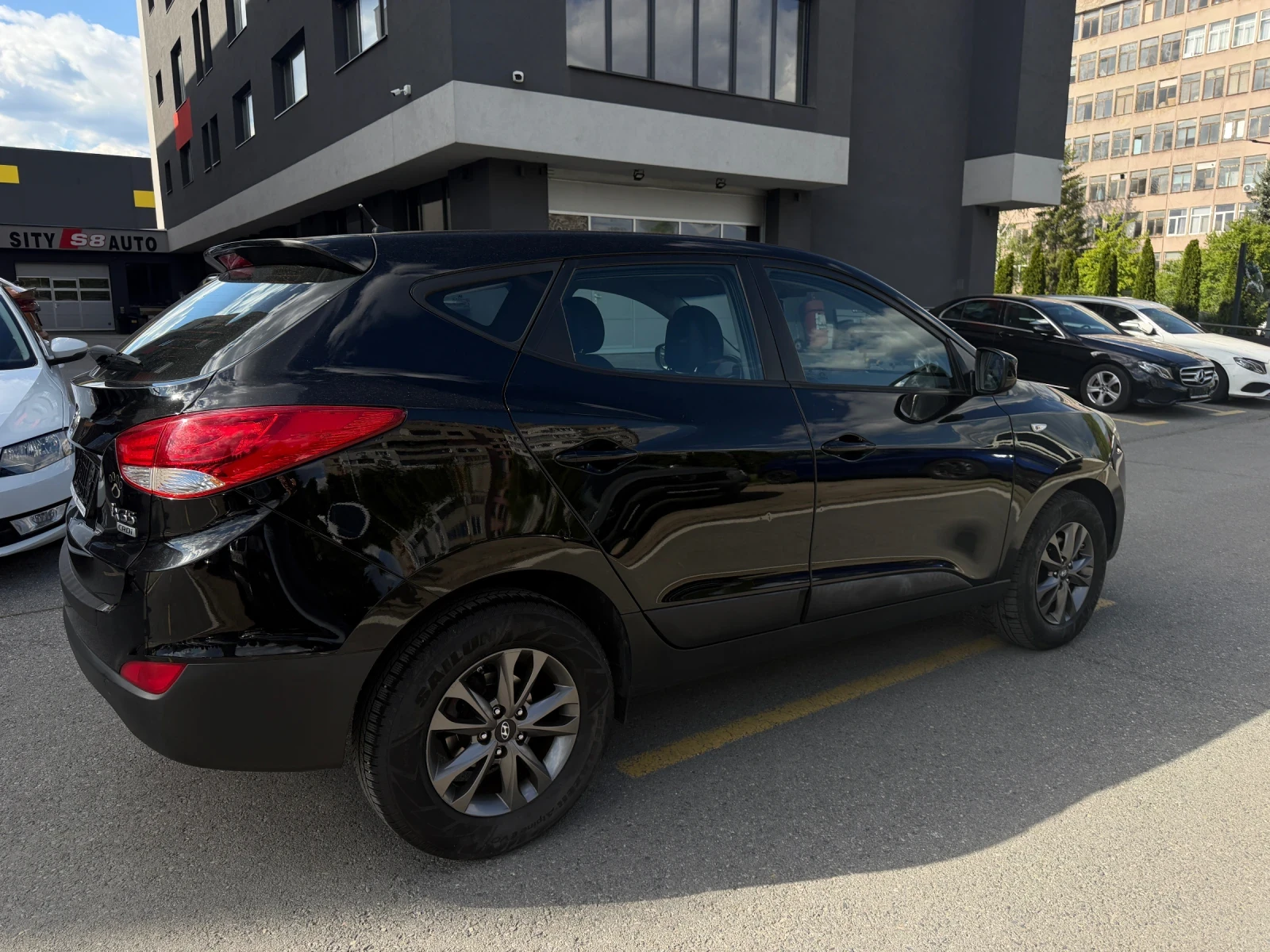 Hyundai Tucson IX35, снимка 15 - Автомобили и джипове - 54429150