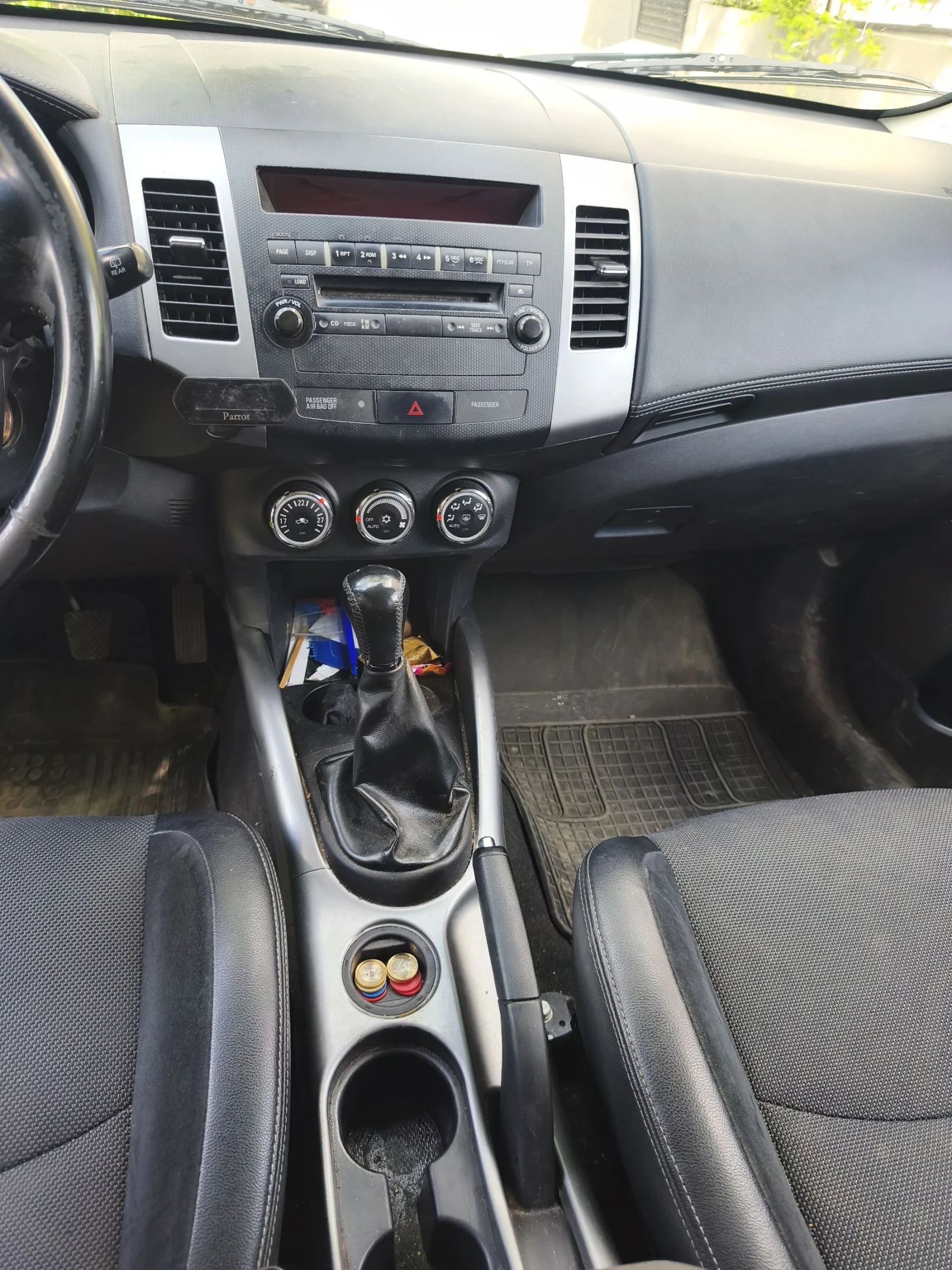 Mitsubishi Outlander, снимка 5 - Автомобили и джипове - 54804031