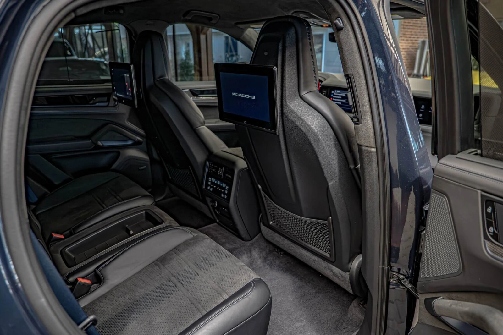 Porsche Cayenne TURBO GT/PDCC/PDLS+ /Bose/Chrono/PCCB/Карбон, снимка 10 - Автомобили и джипове - 54937001
