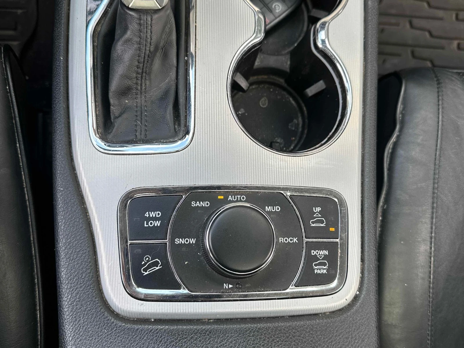 Jeep Grand cherokee Summit ЦЕНА ДО БЪЛГАРИЯ РЕГИСТРАЦИЯ & АВТОКРЕДИТ, снимка 9 - Автомобили и джипове - 55461751