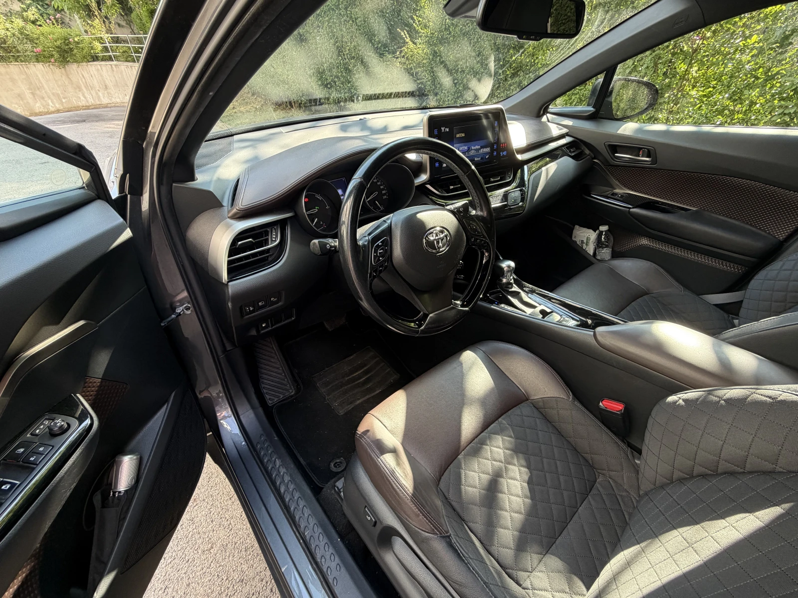 Toyota C-HR Hybrid/ТОП Екстри/Обслужена, снимка 10 - Автомобили и джипове - 55945116