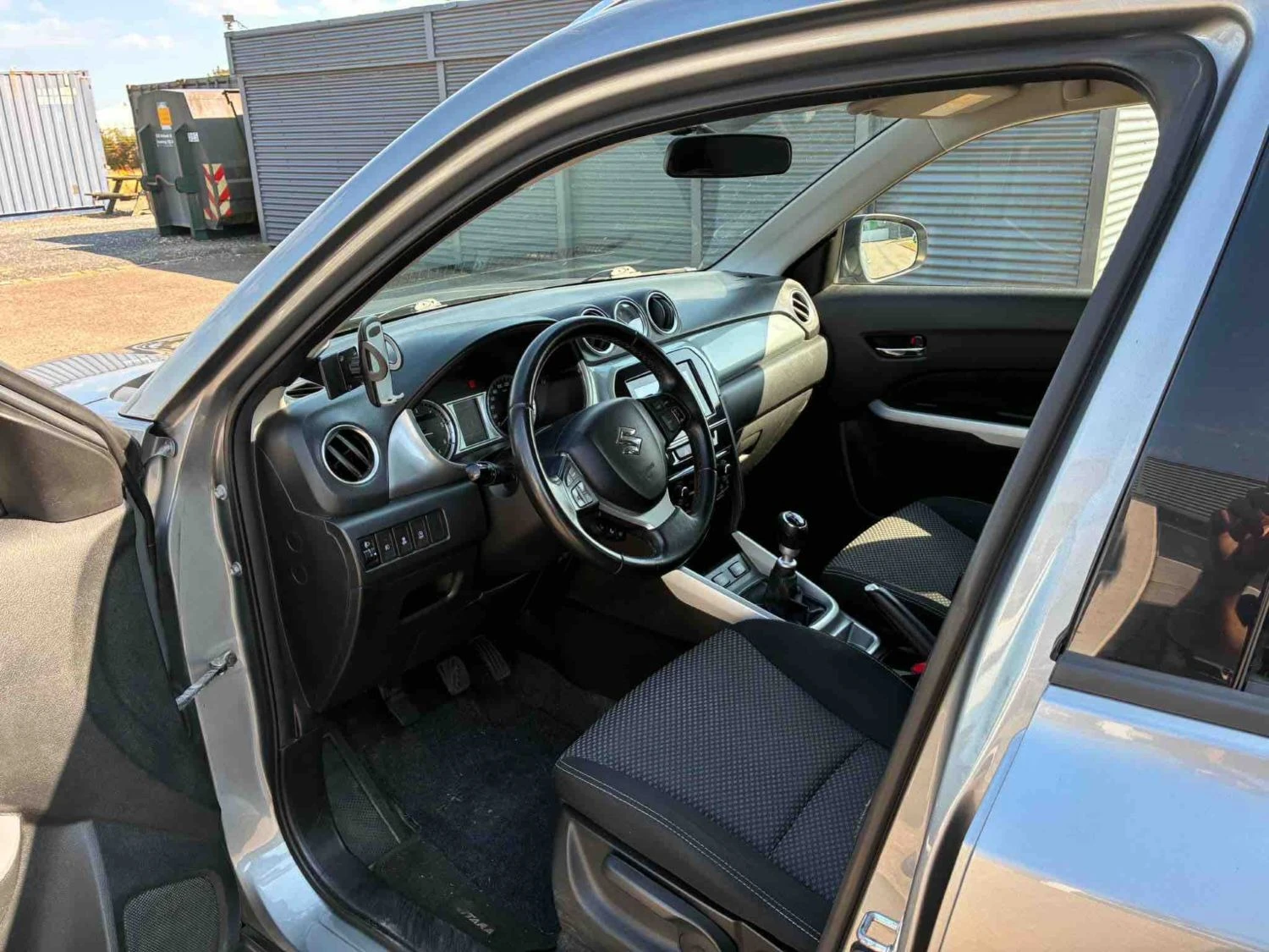 Suzuki Vitara Active, снимка 7 - Автомобили и джипове - 56384159
