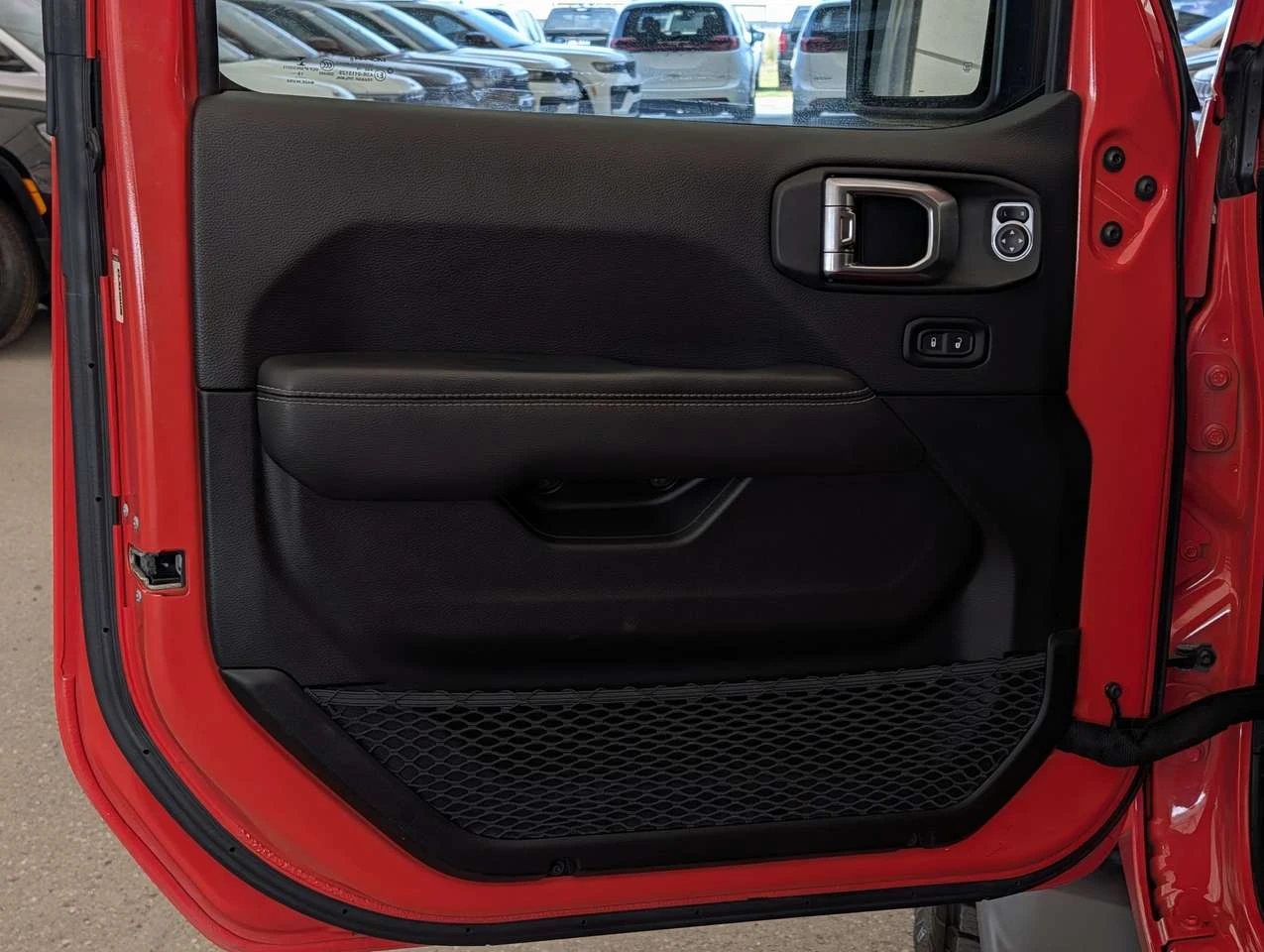 Jeep Wrangler Sahara * - 4x4 - Leather Seats - Freedom Top - Rem | Mobile.bg � ����������� 12