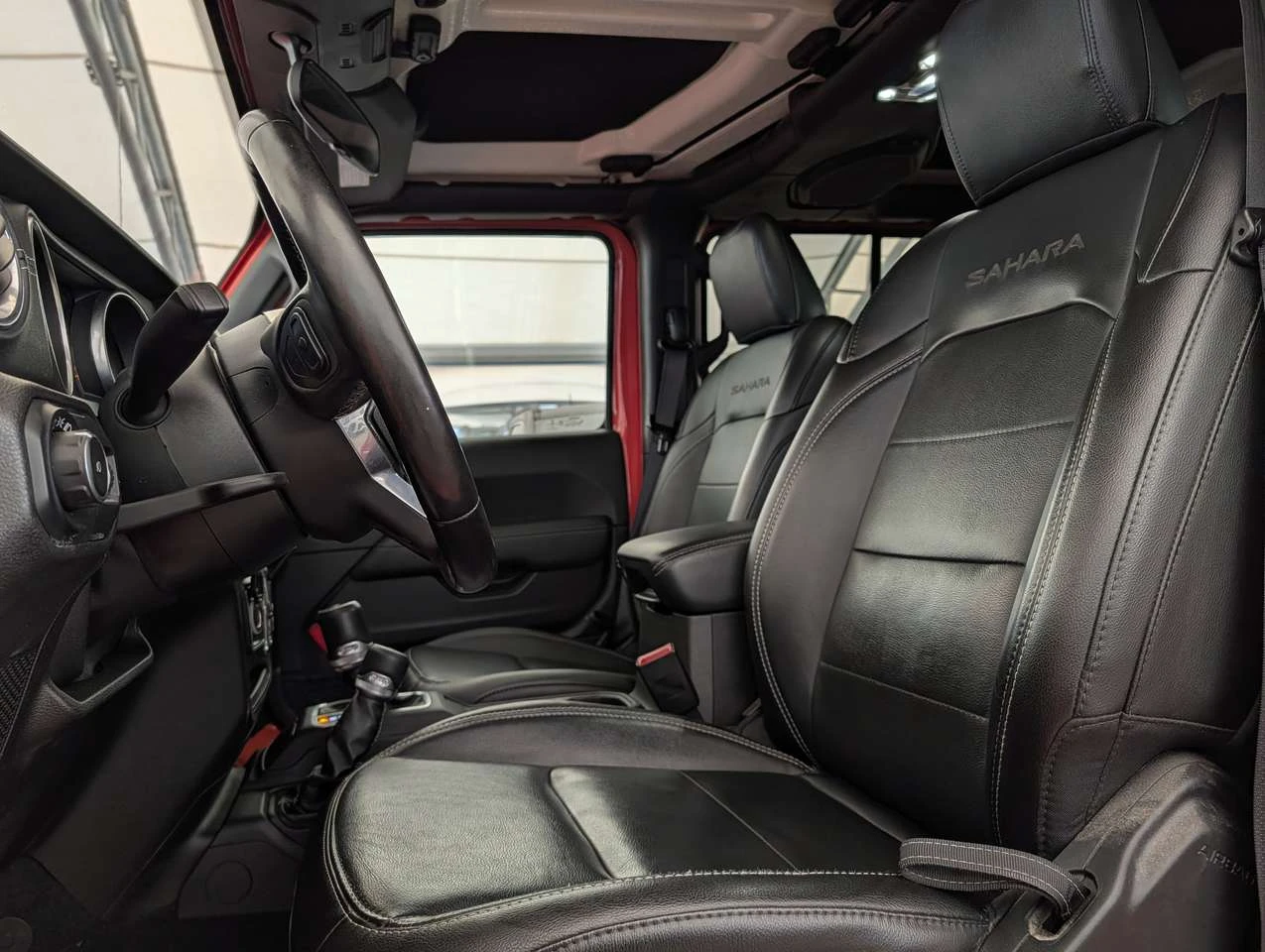 Jeep Wrangler Sahara * - 4x4 - Leather Seats - Freedom Top - Rem | Mobile.bg � ����������� 13