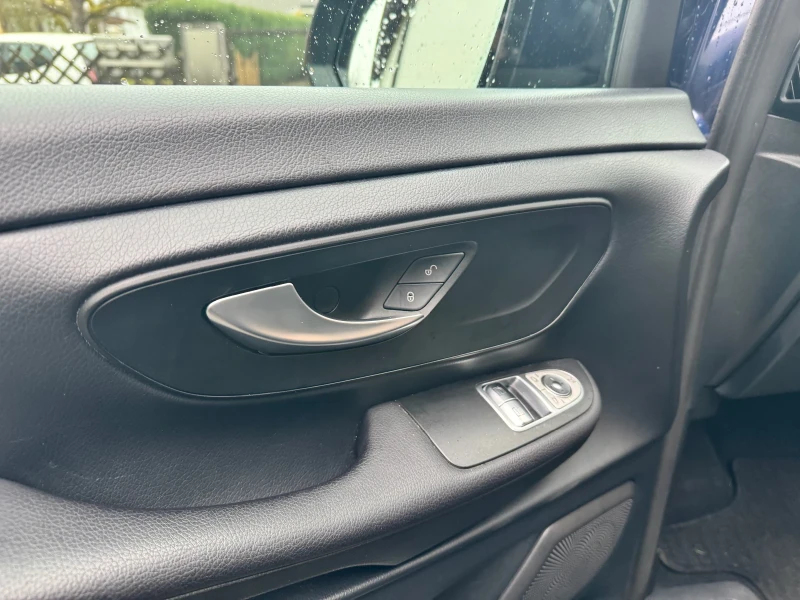 Mercedes-Benz V 220, снимка 11 - Бусове и автобуси - 52775188