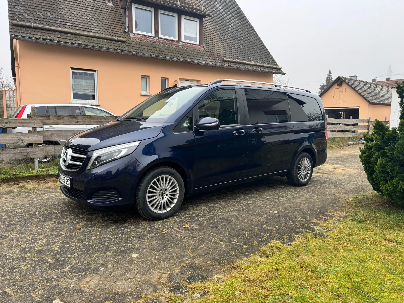 Mercedes-Benz V 220  - изображение 3