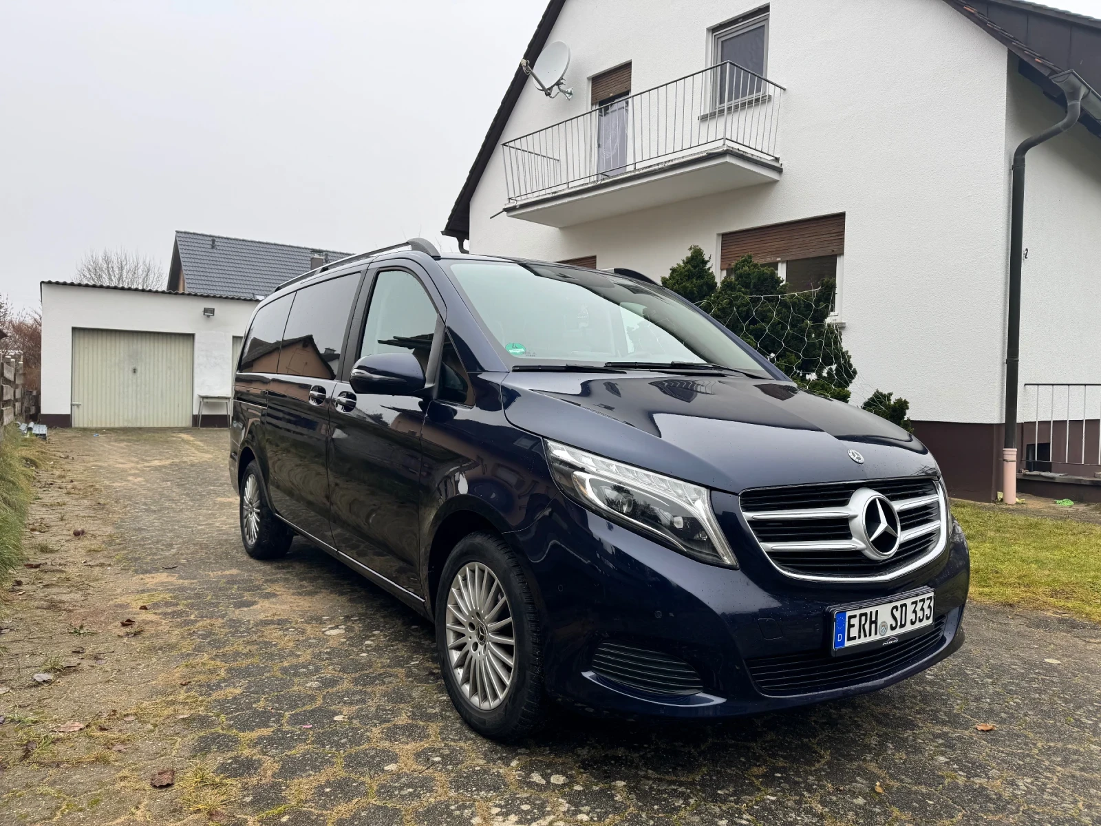 Mercedes-Benz V 220  - изображение 8