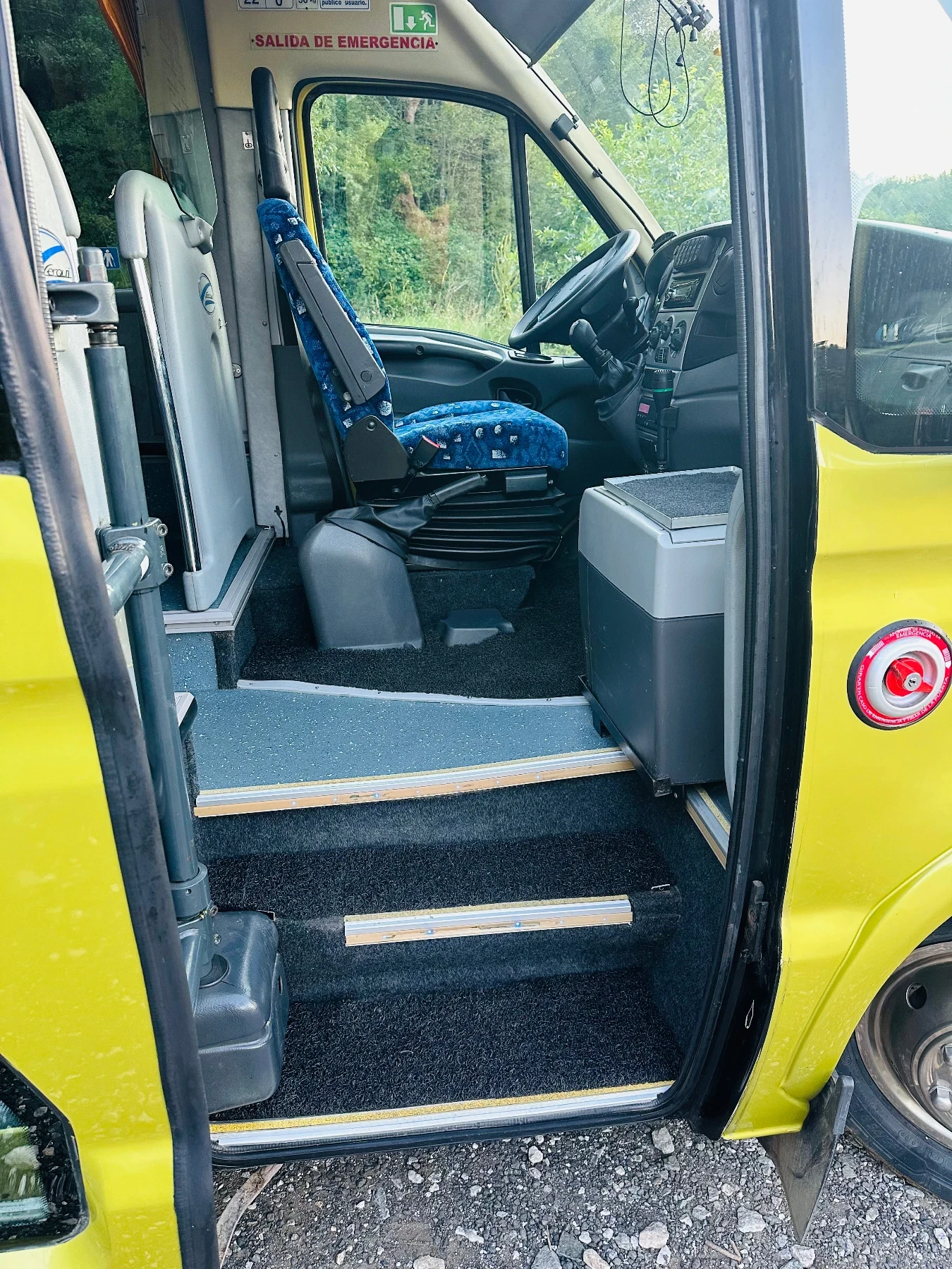 Iveco Daily 23 места двоен климатик стъклопакет , снимка 12 - Бусове и автобуси - 55725683