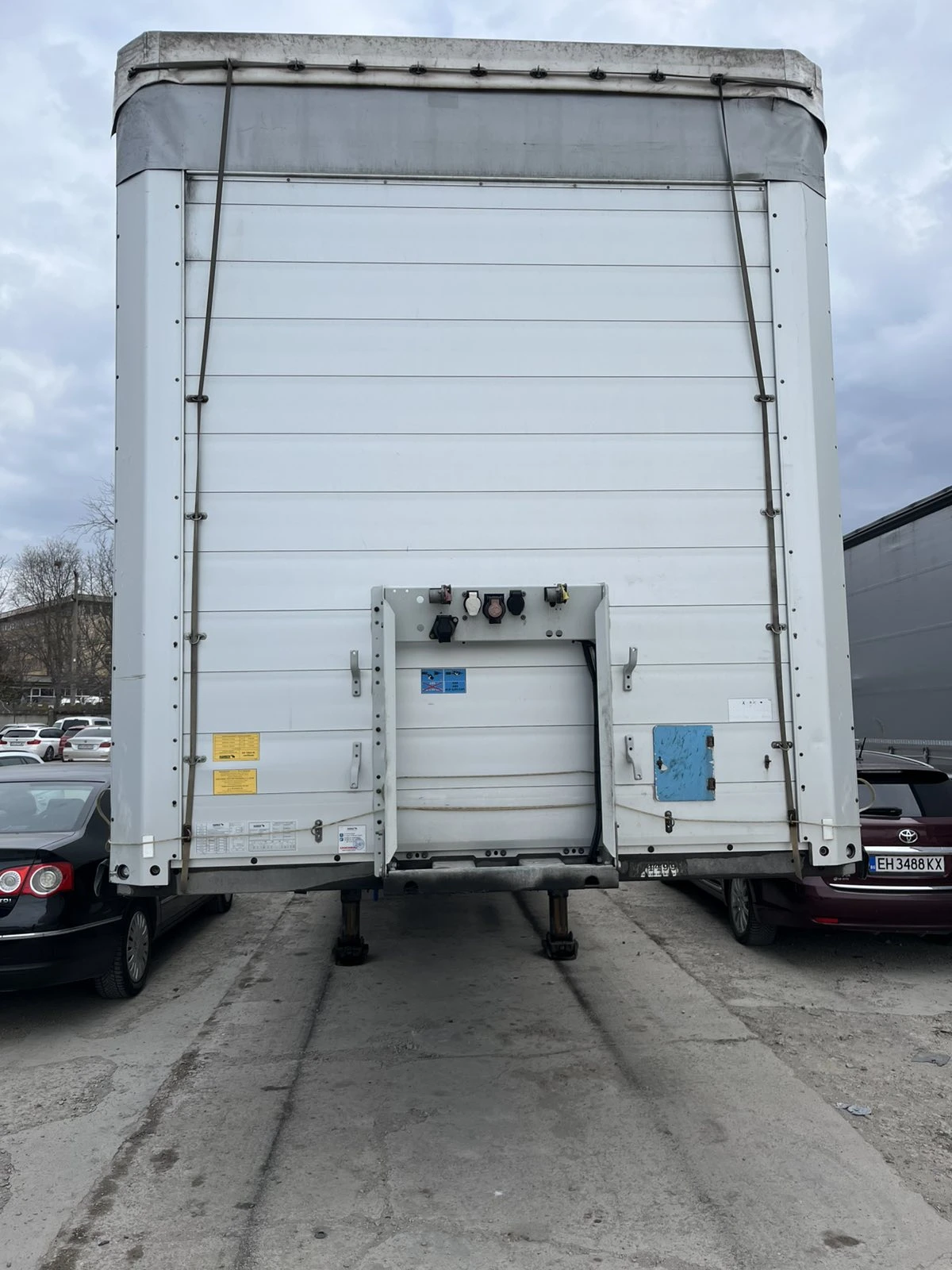 Полуремарке Schmitz, снимка 3 - Ремаркета - 53904361