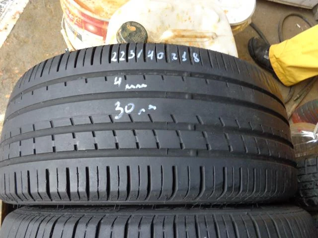 Гуми Летни 225/40R18, снимка 5 - Гуми и джанти - 18357764