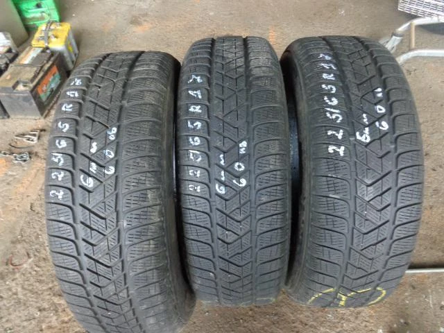 Гуми Зимни 225/65R17, снимка 2 - Гуми и джанти - 20266951