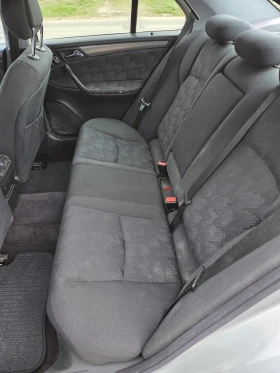 Mercedes-Benz C 220, снимка 11