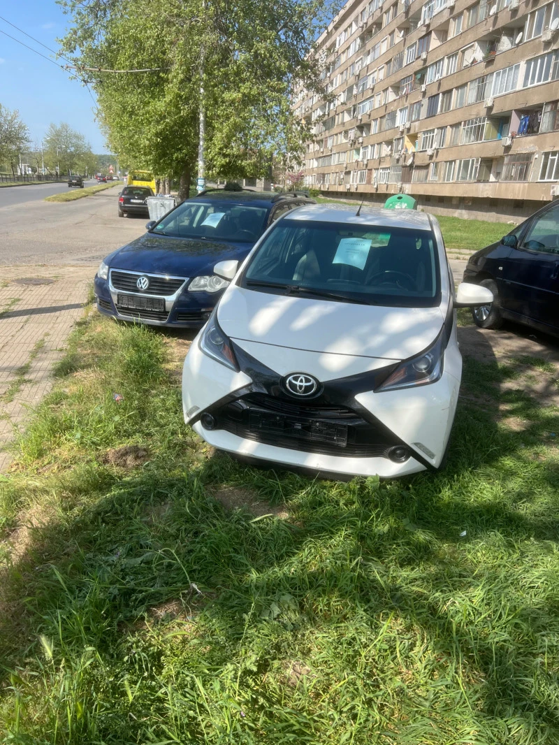 Toyota Aygo 1000 Kubik Tempomat , снимка 16 - Автомобили и джипове - 45536634