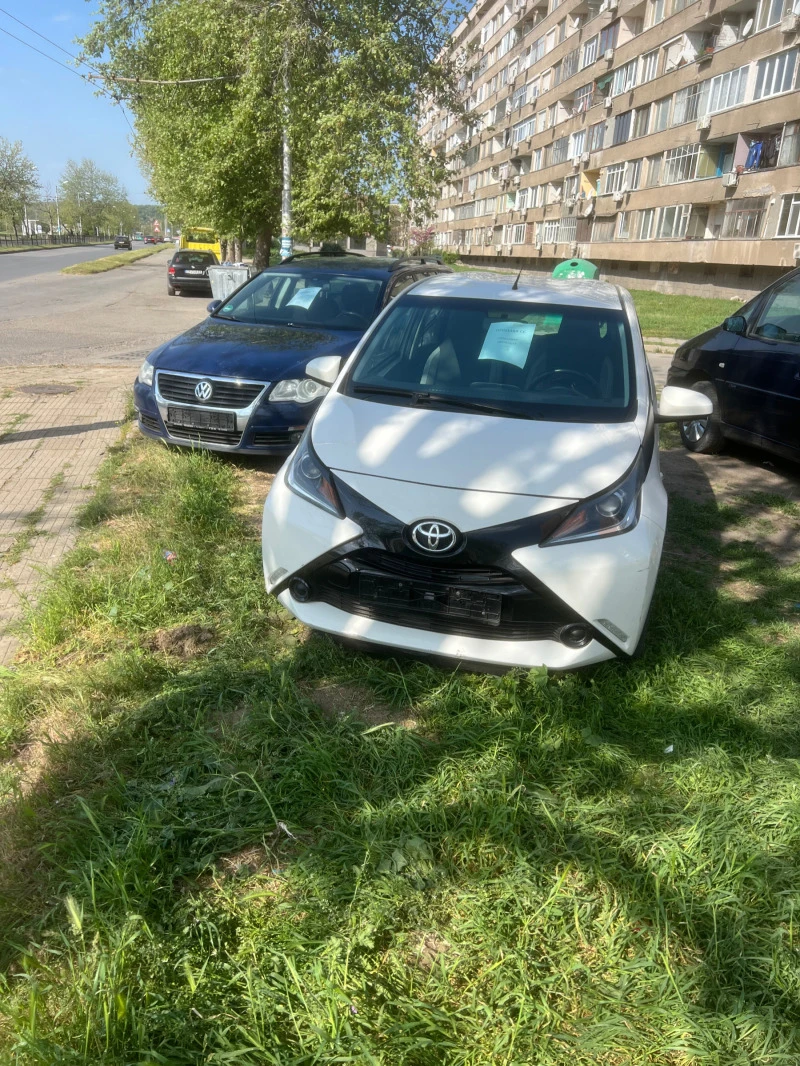 Toyota Aygo 1000 Kubik Tempomat , снимка 15 - Автомобили и джипове - 45536634