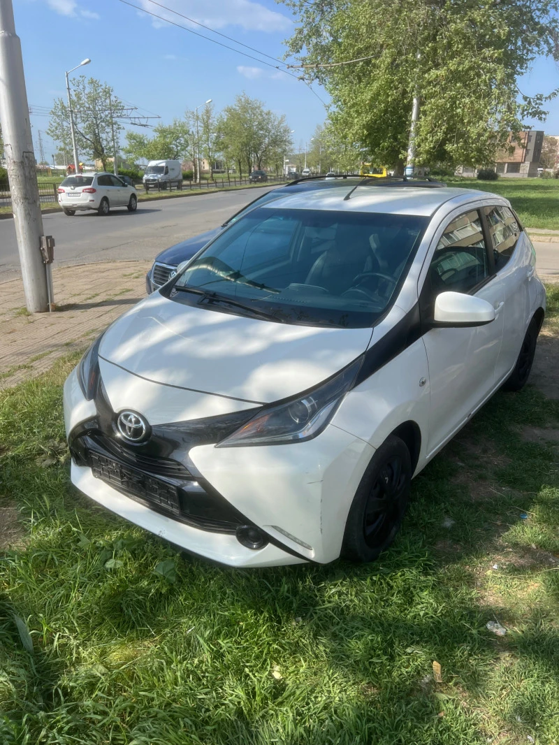 Toyota Aygo 1000 Kubik Tempomat , снимка 1 - Автомобили и джипове - 45536634