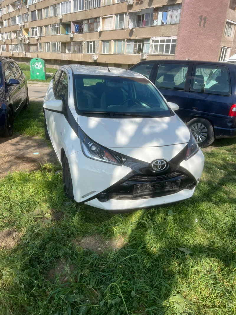 Toyota Aygo 1000 Kubik Tempomat , снимка 4 - Автомобили и джипове - 45536634