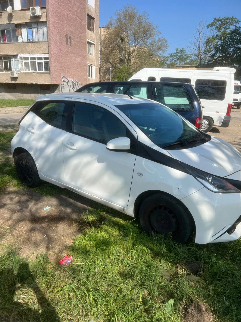 Toyota Aygo 1000 Kubik Tempomat , снимка 3 - Автомобили и джипове - 45536634