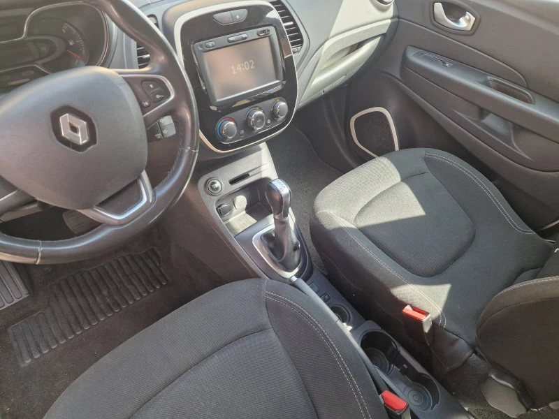 Renault Captur 1.5 dCi EDC, снимка 10 - Автомобили и джипове - 47862363