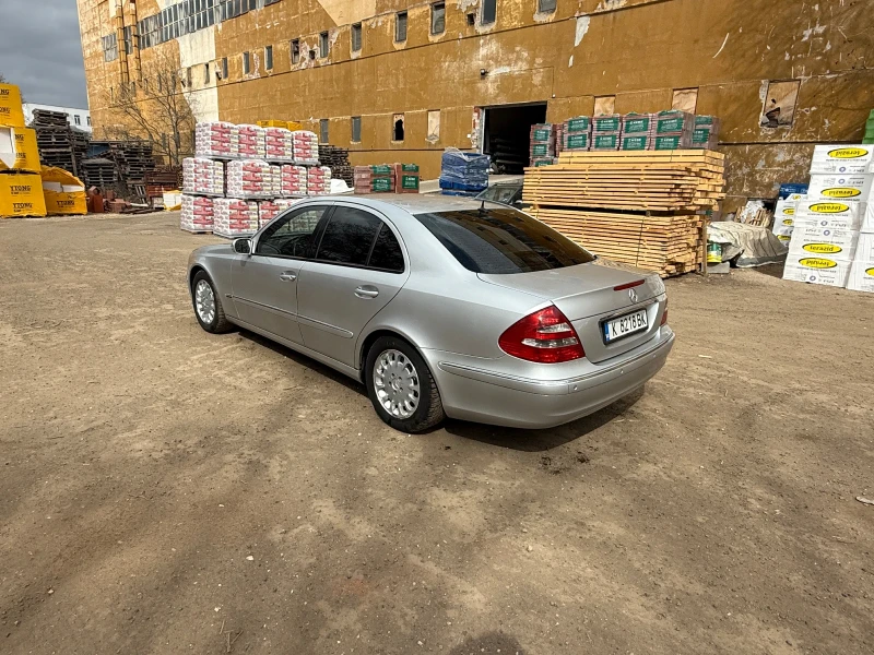 Mercedes-Benz E 270, снимка 3 - Автомобили и джипове - 49484587