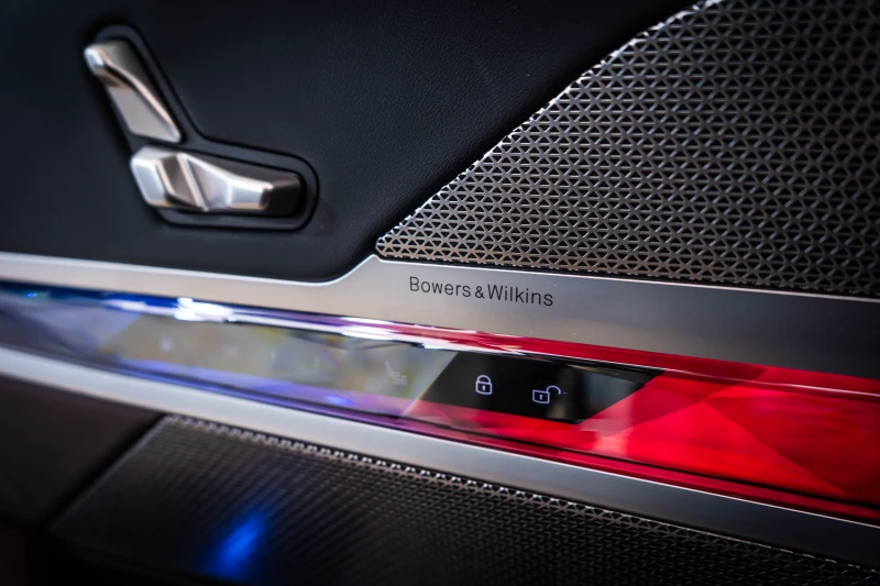 BMW 750 e xDrive Hybrid* Pano* Bowers&Wilkins, снимка 17 - Автомобили и джипове - 50963030