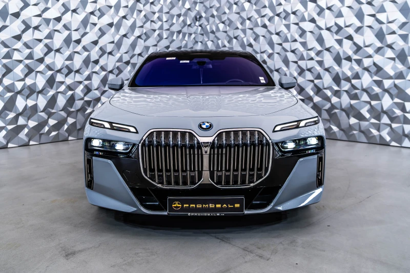 BMW 750 e xDrive Hybrid* Pano* Bowers&Wilkins, снимка 2 - Автомобили и джипове - 50963030