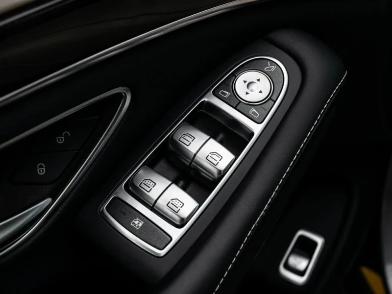 Mercedes-Benz S 560, снимка 15 - Автомобили и джипове - 52318039