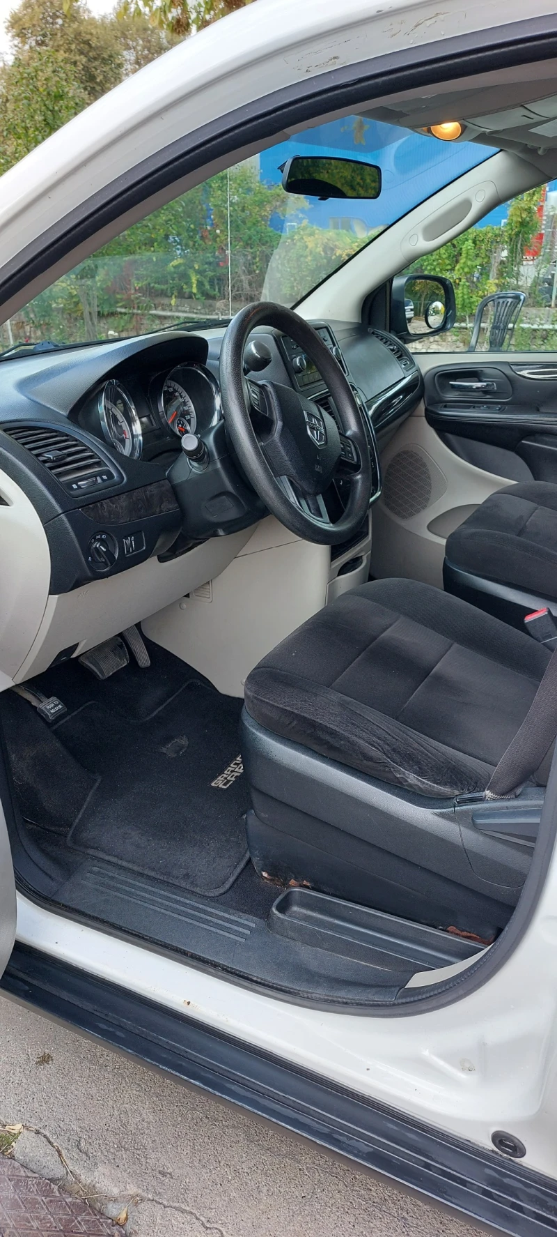 Dodge Caravan, снимка 5 - Автомобили и джипове - 52474205