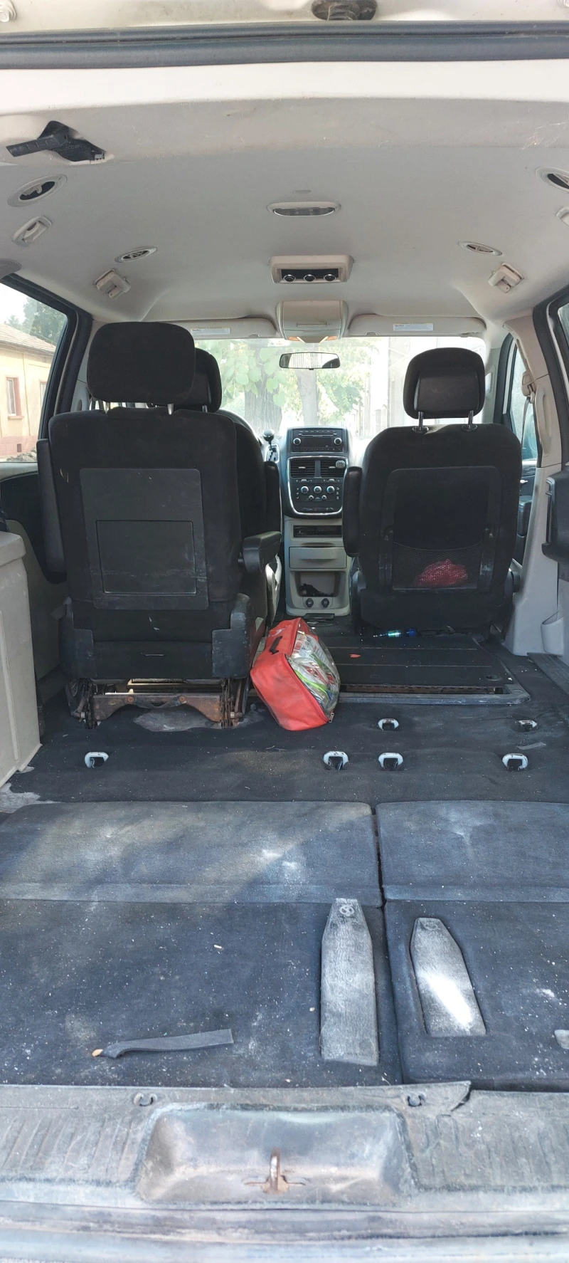 Dodge Caravan, снимка 10 - Автомобили и джипове - 52474205