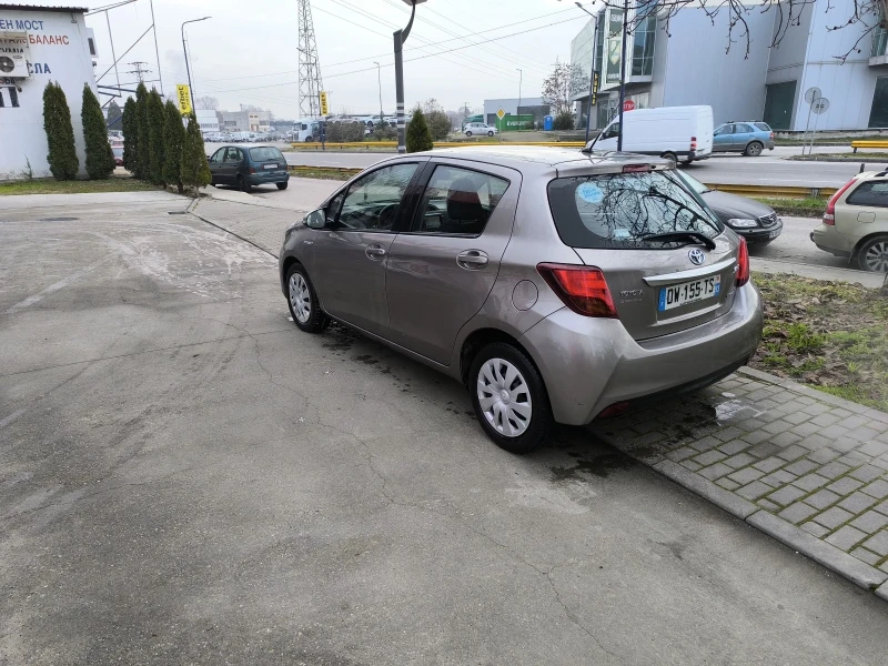 Toyota Yaris Hybrid , снимка 4 - Автомобили и джипове - 52887023