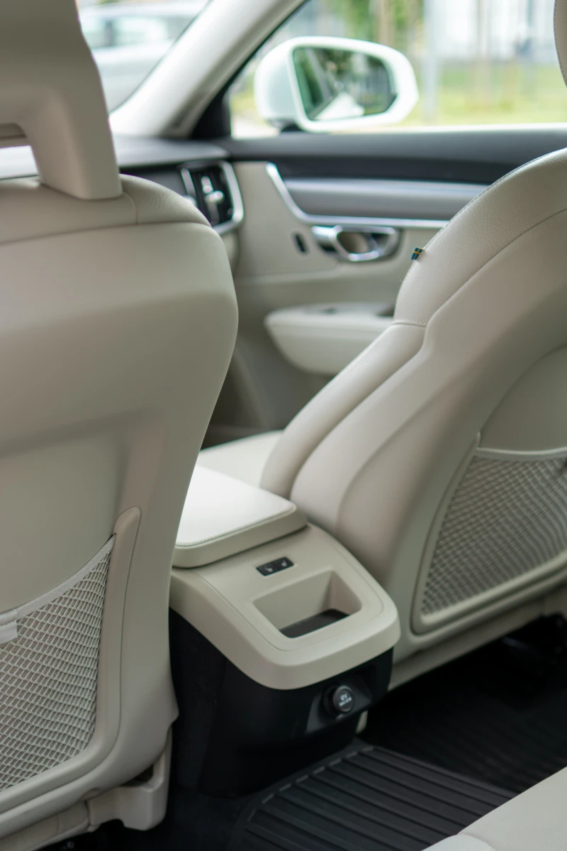Volvo V90, снимка 9 - Автомобили и джипове - 53027098