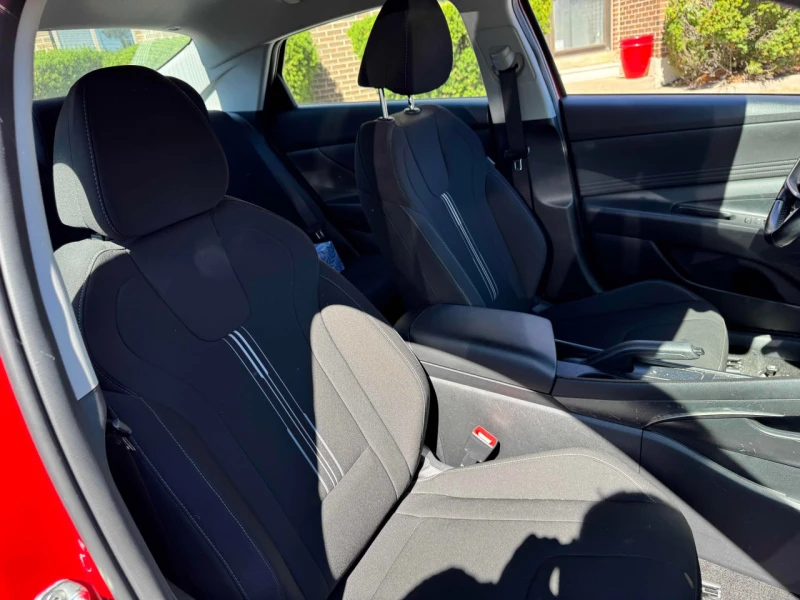 Hyundai Elantra * АВТО КРЕДИТ* ЦЕНА ДО БГ * Сервизна история * , снимка 11 - Автомобили и джипове - 53508960