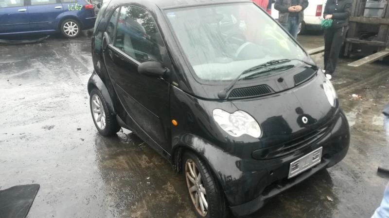 Smart Fortwo, снимка 1 - Автомобили и джипове - 45613861