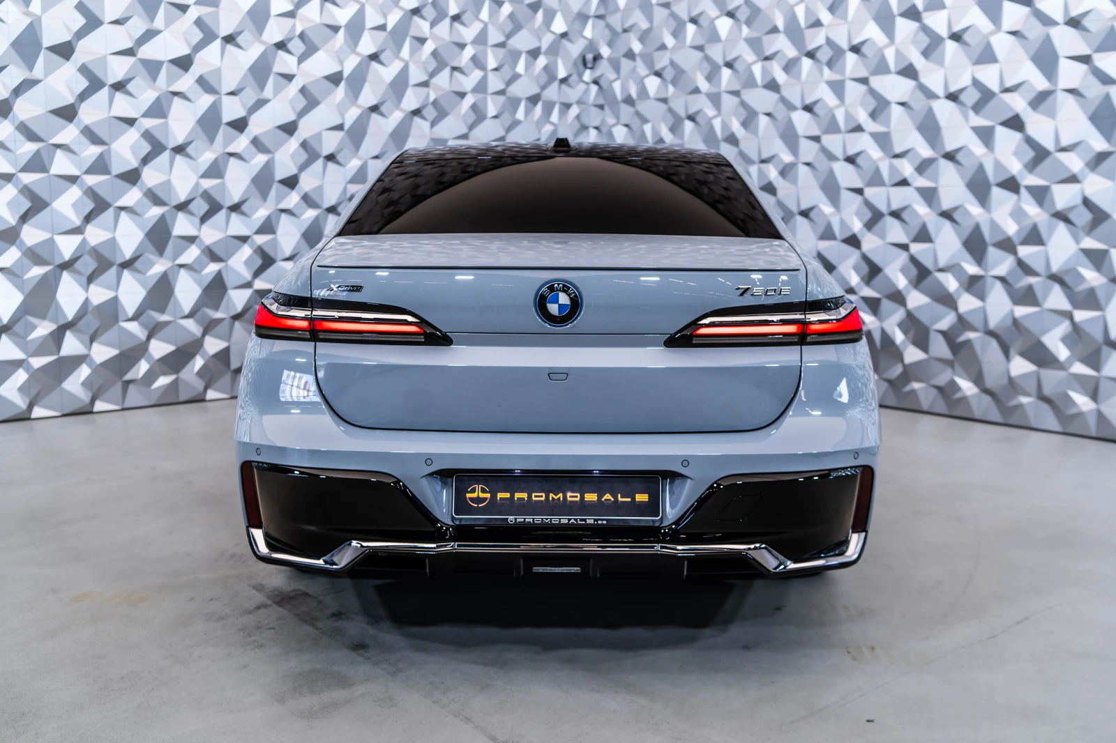 BMW 750 e xDrive Hybrid* Pano* Bowers&Wilkins - изображение 5