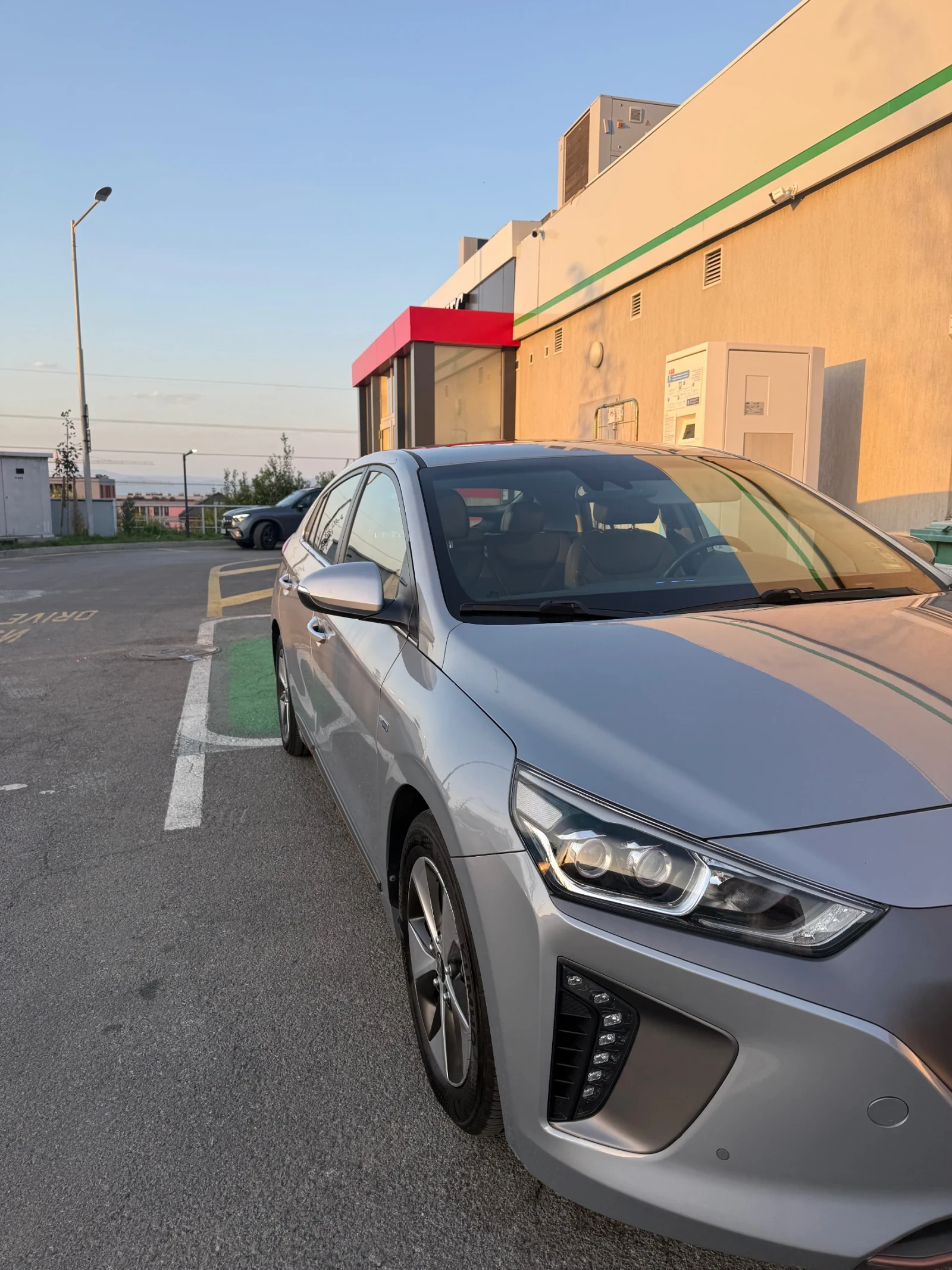 Hyundai Ioniq  - изображение 5