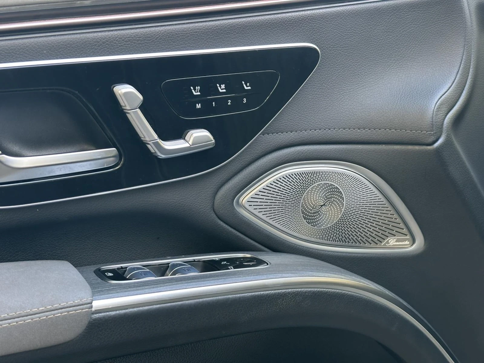 Mercedes-Benz EQS 450+ / HYPERSCREEN / 98.7%  | Mobile.bg   14