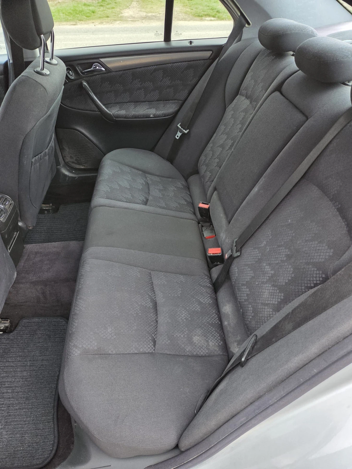 Mercedes-Benz C 220, снимка 11 - Автомобили и джипове - 54057395