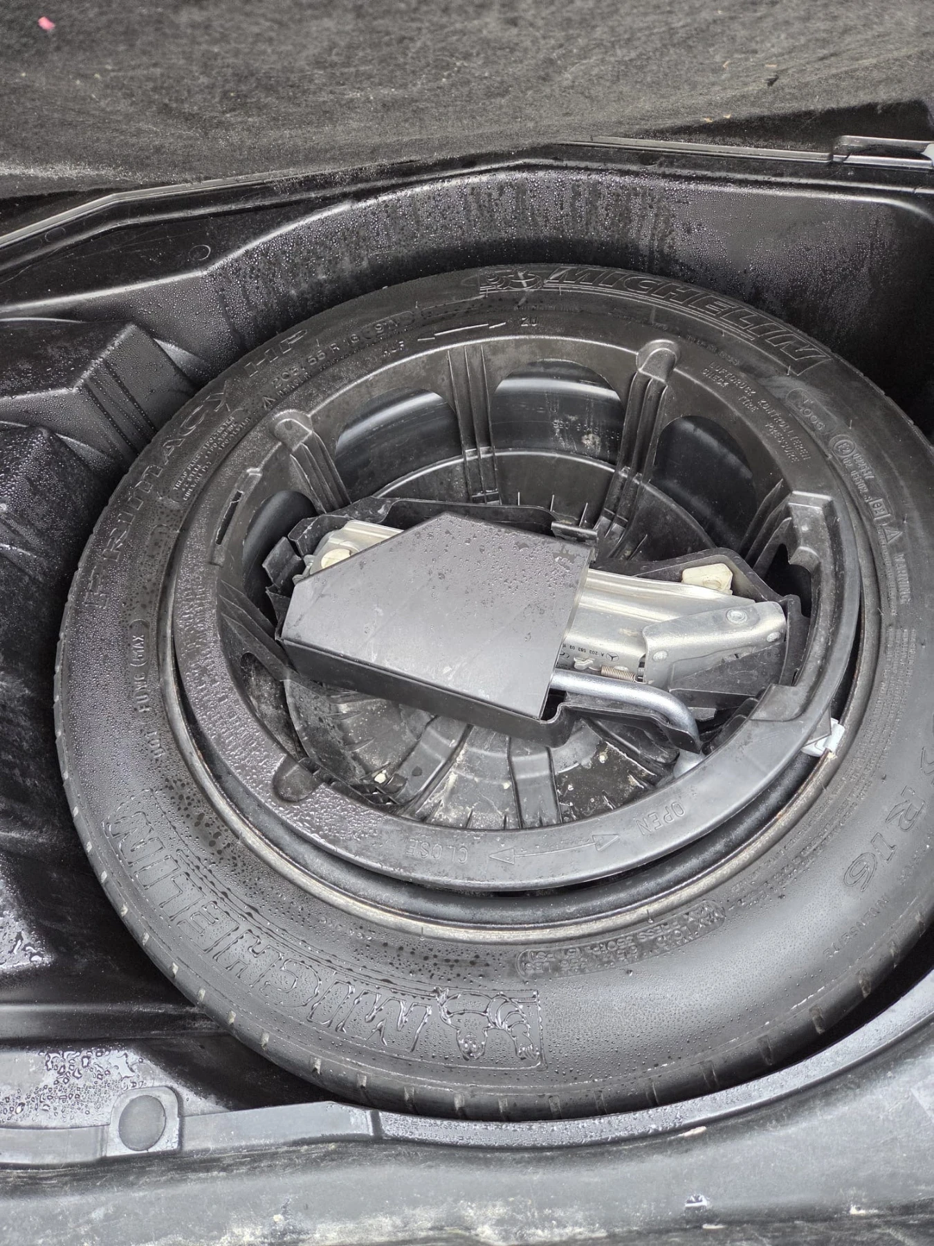 Mercedes-Benz C 220, снимка 8 - Автомобили и джипове - 54057395