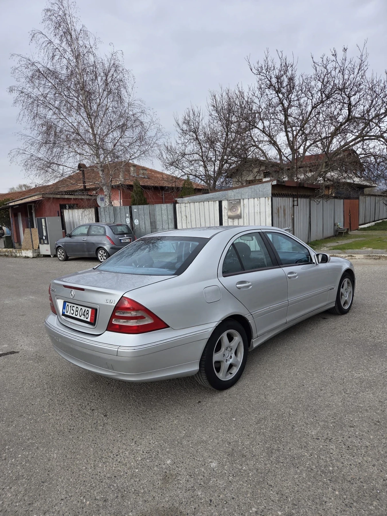 Mercedes-Benz C 220, снимка 4 - Автомобили и джипове - 54057395