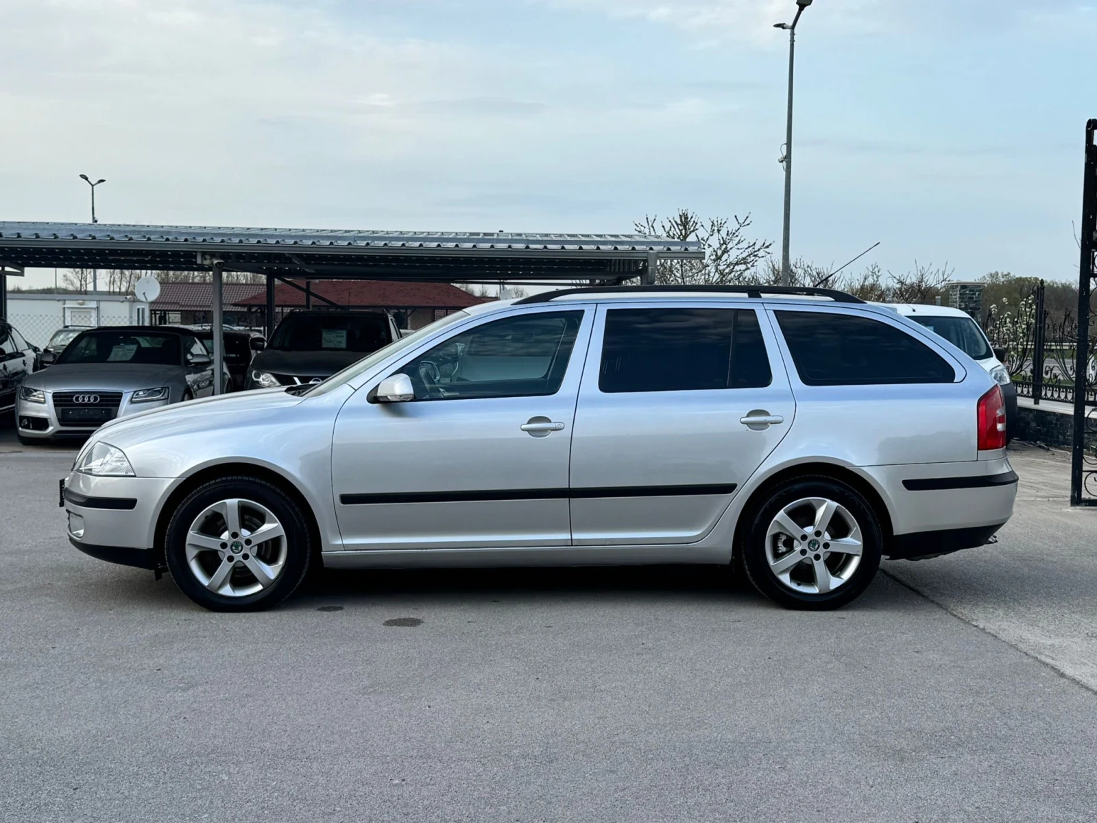 Skoda Octavia 1.9 TDI DSG, снимка 2 - Автомобили и джипове - 54319959