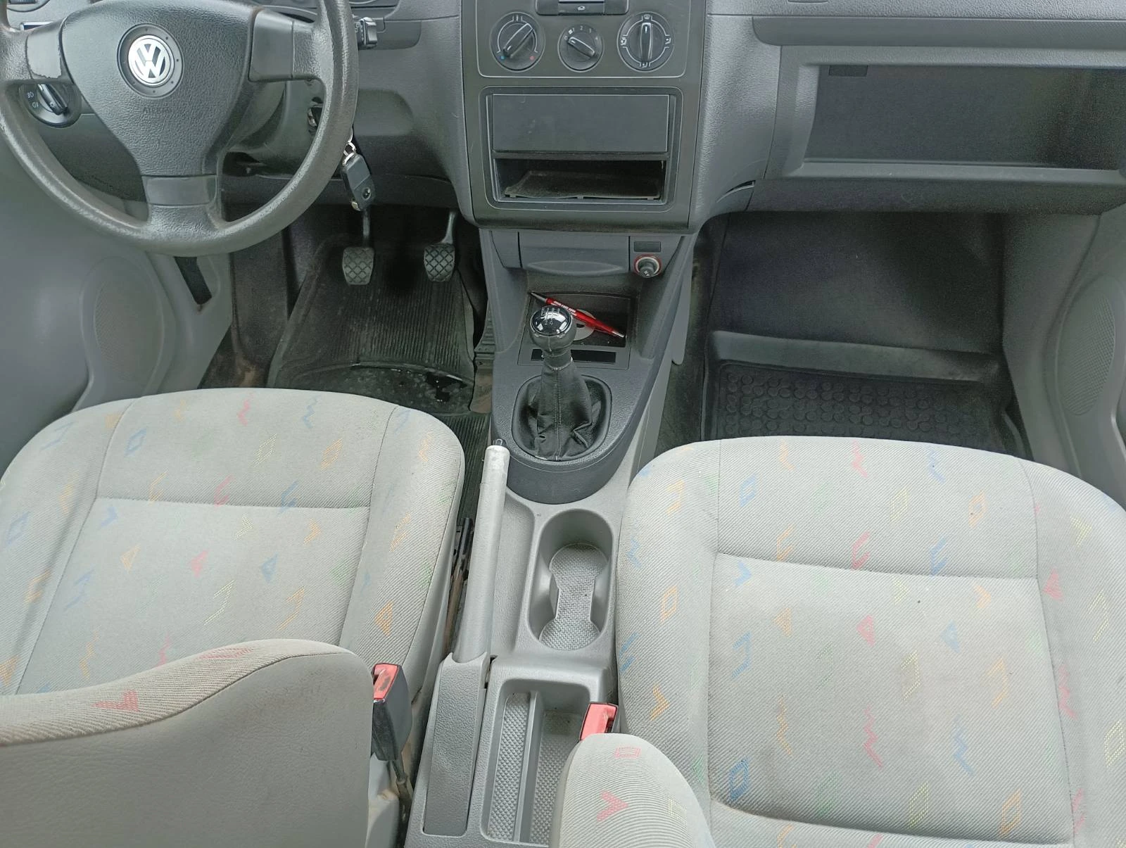 VW Caddy 1.9SDI, снимка 5 - Автомобили и джипове - 54518851