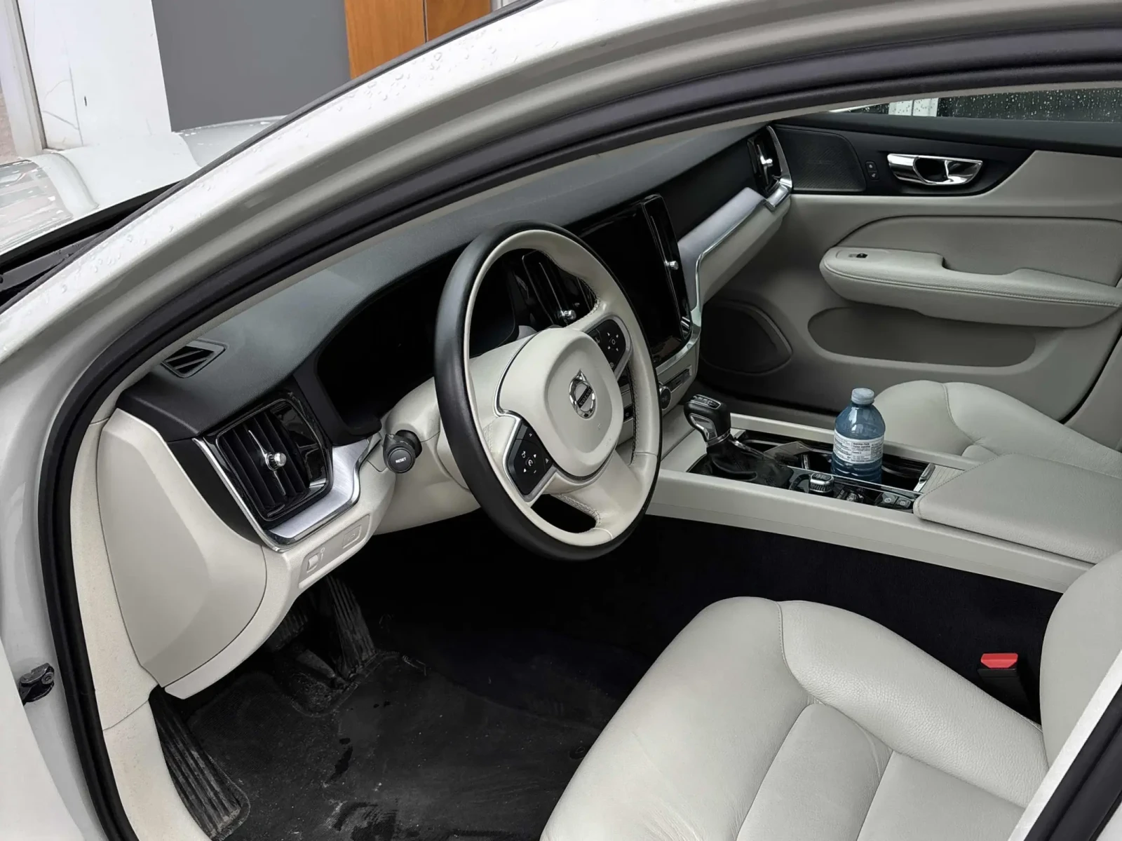 Volvo V60 Momentum * CARFAX * АВТО КРЕДИТ * Цена до БГ * , снимка 7 - Автомобили и джипове - 54556473